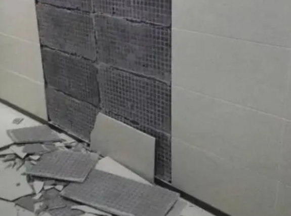 库伦瓷砖空鼓维修公司分享下库伦墙砖松动维修的知识
